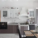 Whiteandblacknapoli