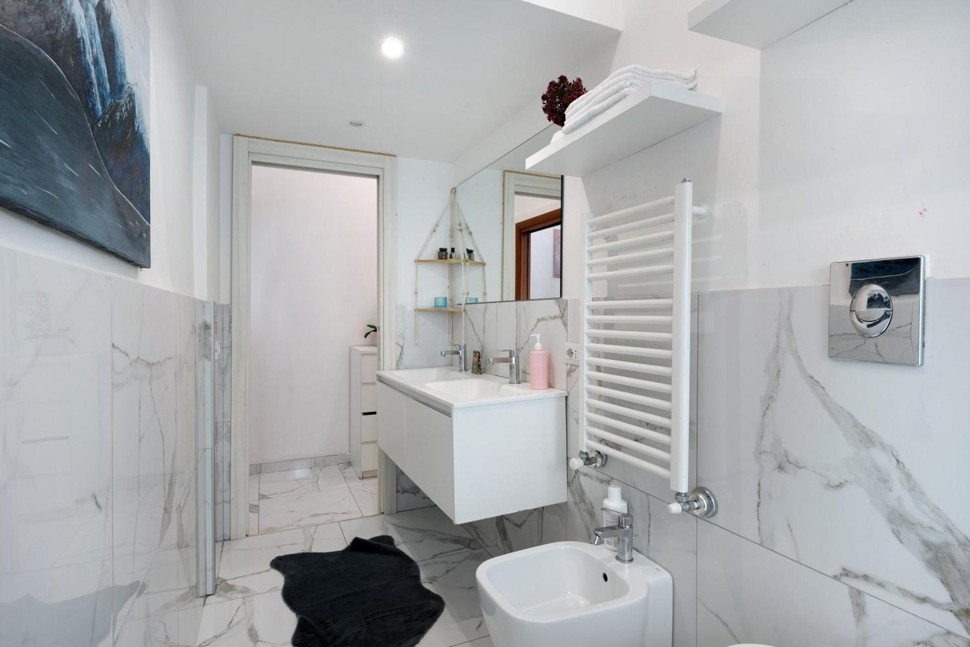 Whiteandblacknapoli Apartment Naples