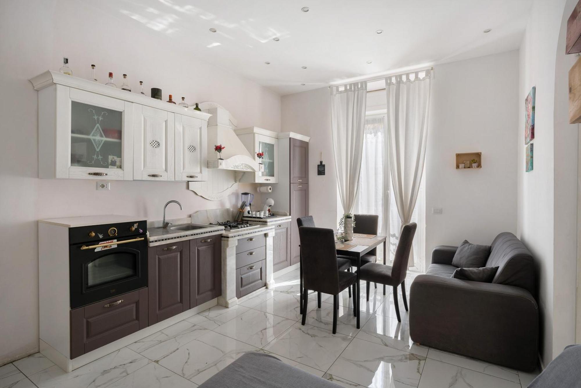 Apartment Whiteandblacknapoli Naples